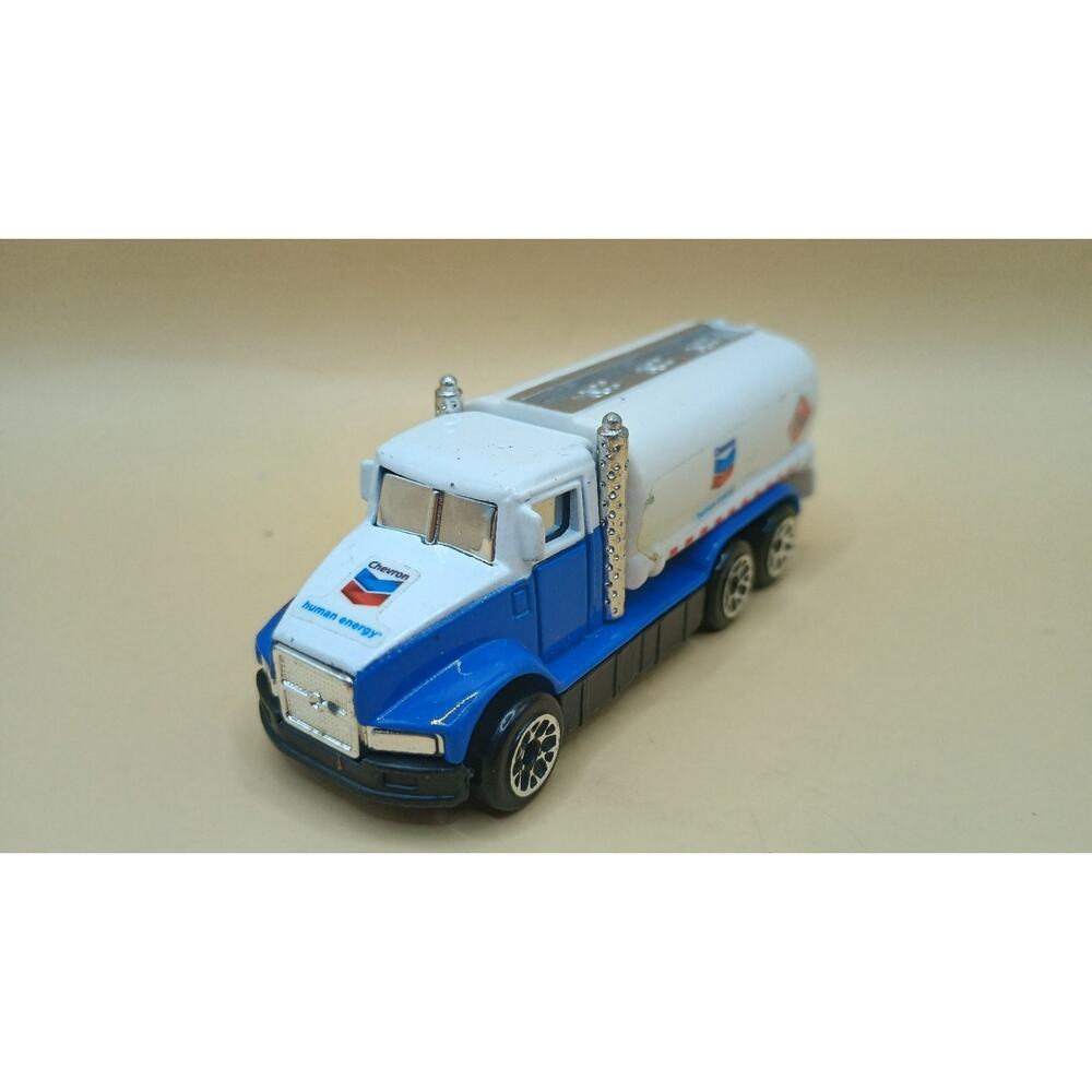 Welly Chevron Gas Gasoline Oil Tanker Truck Used Diecast 1:64 D204